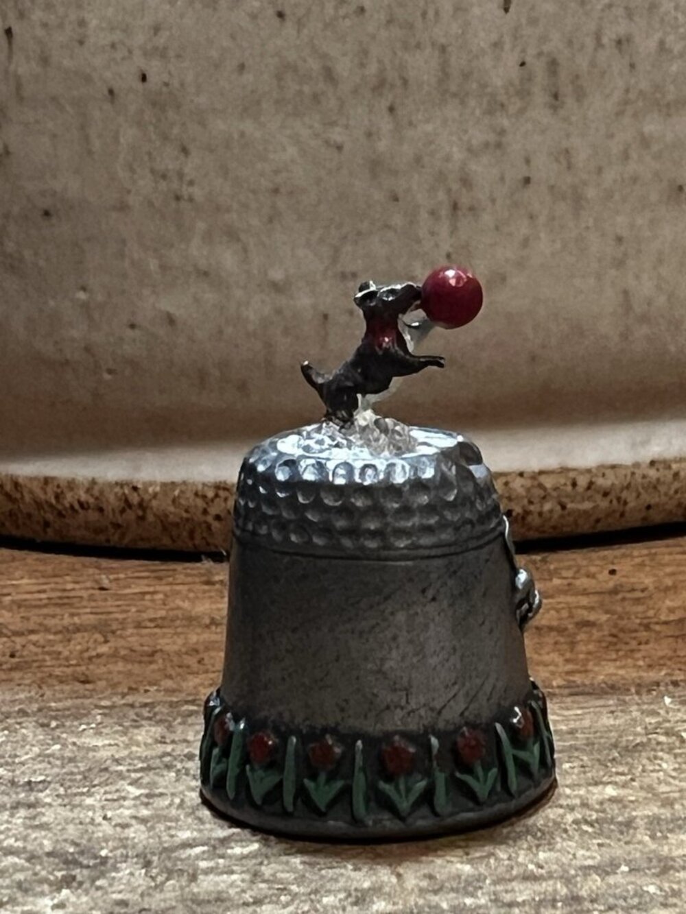 Vtg Pewter Hand Painted Thimble Scotty Dog Mouse & Tulips  SCARCE Fun Miniature